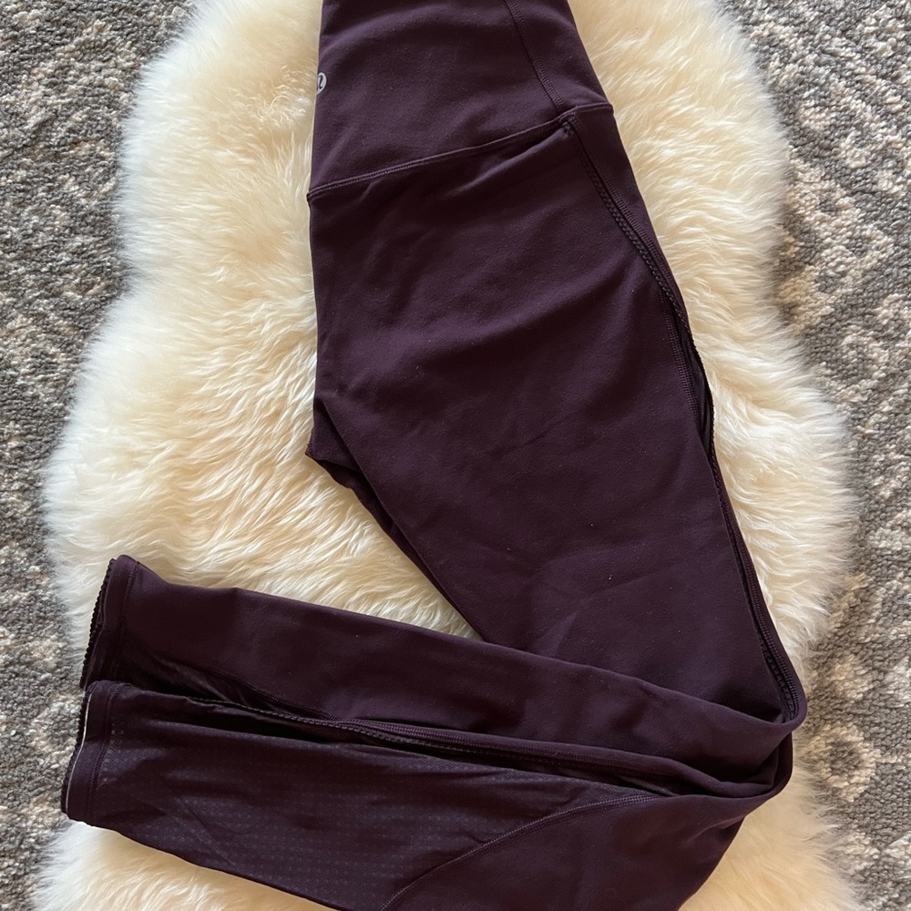 Lululemon ankle length leggings.